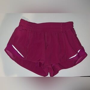 lululemon low rise hotty hot 2.5”